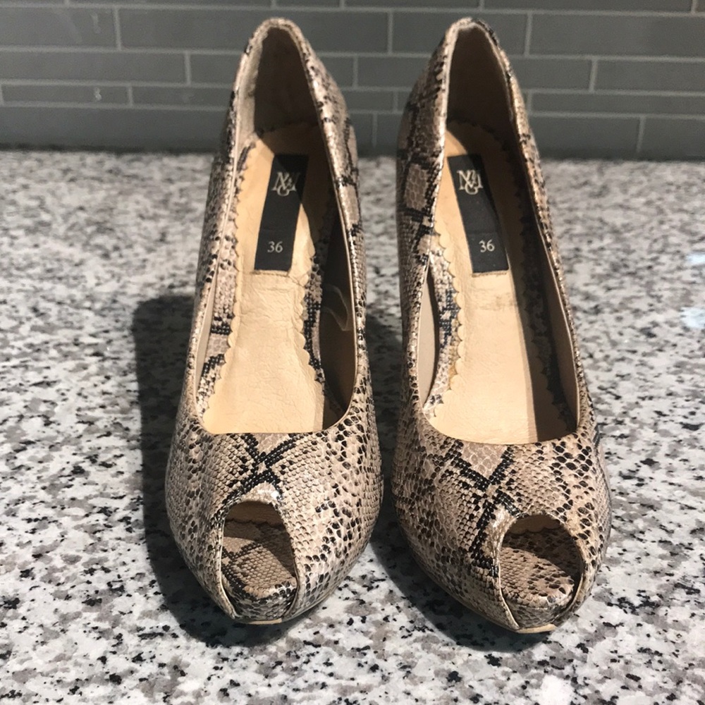 🎊HP🎊Mango snake peep toe platforms